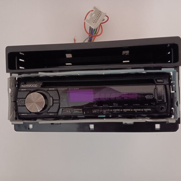 Kenwood Car Stero - Picture 2 of 5